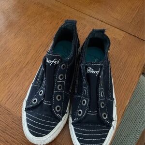 Blowfish Slipons